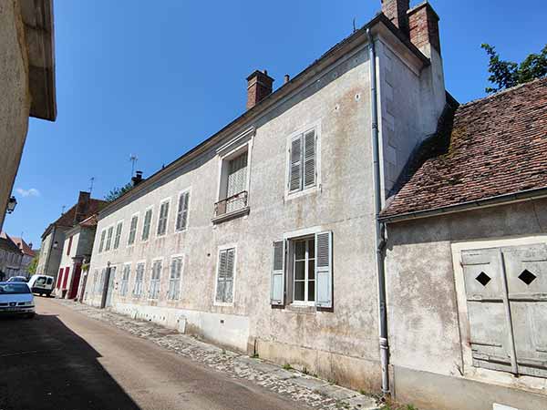 Acquisition – COULANGES-LA-VINEUSE (89) I Création d’une maison d’accueil pour femmes et enfants